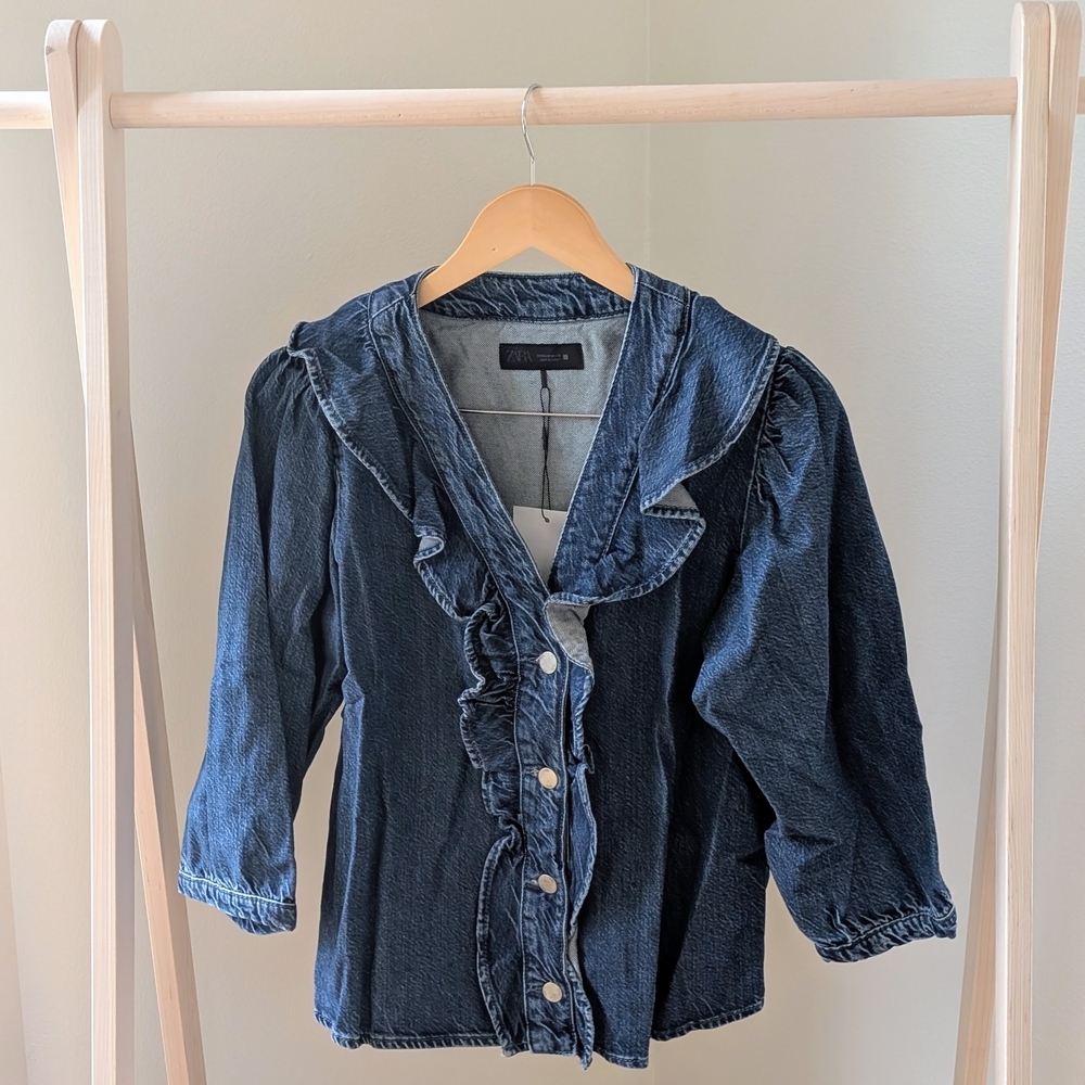 NWT Zara Denim Ruffle Button-Front Blouse In Dark Wash - M - Picture 4 of 7